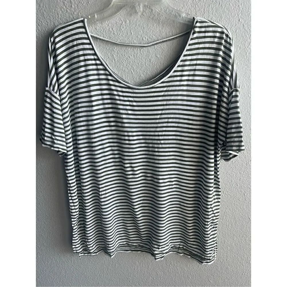 ❤️Old Navy Strappy Back Shirt